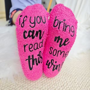 Invierno grueso cálido esponjoso Coral terciopelo dormir calcetines borrosos si puedes leer esto <span class=keywords><strong>tráeme</strong></span> algunos calcetines acogedores de mujer de vino - Product Image 4