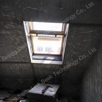 Fenêtre de toit à charnière centrale en aluminium et bois, haut de gamme, en pin massif, pour maison passive, avec micro-ventilation réglable