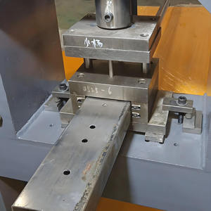 Máquina Punzonadora Hidráulica CNC de Precisión para Fabricación de Metales y Procesamiento de Tubos - Product Image 3