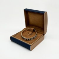 Boîte de rangement pour bijoux en bois massif de luxe, boîte cadeau pour bague, chaîne, pendentif, boucles d'oreilles, organisateur de collier en cuir