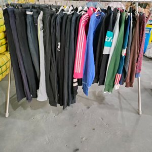 Vêtements d'occasion en gros IB01 – Sweats à capuche de marque, sweats décontractés, vêtements de seconde main originaux, très populaires, bon marché, haute qualité, pour la revente - Product Image 6