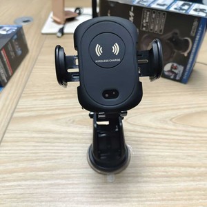 Support de téléphone de voiture à ventouse avec chargeur sans fil rapide 15W pour pare-brise en plastique - Product Image 1