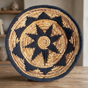 Panier décoratif mural Bali Sufi en feuilles de bananier naturelles noires et macramé - Product Image 2