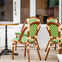 Chaises empilables en rotin pour restaurant extérieur, style bistrot parisien, table et chaises de bistrot en rotin de style français pour l'extérieur