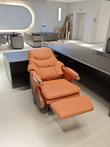 Silla giratoria ejecutiva con respaldo alto de nuevo diseño 2025, silla inteligente de masaje con Control de voz Boss de cuero genuino - Product Image 5