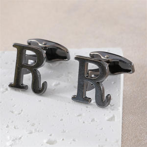 Gemelos de uñas de manga francesa creativa para hombres al por mayor, pistola exclusiva transfronteriza, aleación negra KERONG 26 letras en inglés - Product Image 5