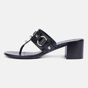 Mules et sandales à talons carrés bas pour femmes, style escarpins, avec rivets métalliques, pour la plage d'été - Product Image 2
