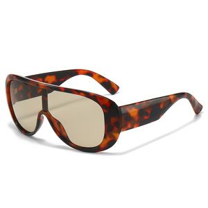 Logo Custom 2026 Fashion Oversized Shield Style UV400 Full Rim Comfortable <b>Sunglasses</b> Big Frame One Piece Lens for Men Women - Product Image 1