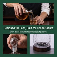 Bouteille à liqueur en verre en forme de ballon de football de 40 oz, cadeau pour bar sportif, carafe à whisky fantaisie de 1200 ml en forme de ballon de football avec base en bois