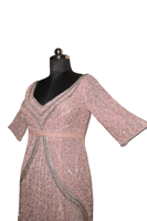 Luxuriöses goldenes Abendkleid mit Spaghetti trägern, rücken freiem Design und Glitzer-Finish Ein raffiniertes Party kleid für Damen
