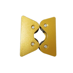 Calibrateur de redressement de queue de billard en or pour l'alignement et la réglage des queues de billard et de snooker, conception métallique durable - Product Image 1