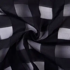 Pengiriman cepat saham padat hitam kisi 100% Polyester tenun bernapas lembut Organza kain untuk gaun