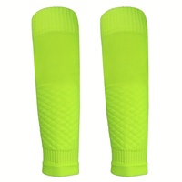 Protège-tibia de football léger et respirant équipement de football chaussettes personnalisées logo manchon de mollet en nylon respirant pour le football
