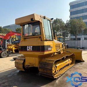 Bulldozer Caterpillar D5K, Mini Tractor de Arrastre, Capacidad de Empuje de 10000 kg, 2.19 m, Bien Mantenido, Gran Potencia para Jardinería - Product Image 1