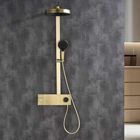 Ensemble de douche mural en acier inoxydable brossé avec pommeau de pluie en céramique, barre coulissante à poignée unique et robinet sur pied pour usage hôtelier