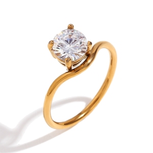 Anillo en forma de onda de lujo ligero Ins Fashion europeo y americano, circón dorado, acero inoxidable chapado 18K Simple versátil - Product Image 5