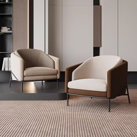 Luxuriöse nordische Möbelgarnitur: Moderne Sessel aus Stoff und Metall für Wohnzimmer – Goldene Flügelstühle und Lounge-Akzentsessel