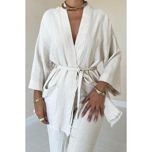 Conjunto de Kimono y Pantalones Formales Color Beige para Mujer, Disponible en Tallas XS y XXS, Venta al Por Mayor - Product Image 2