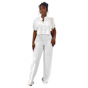 Ensemble deux pièces d'été 2026 pour femme : T-shirt à double boutonnage, haut court et pantalon à manches courtes - Product Image 3