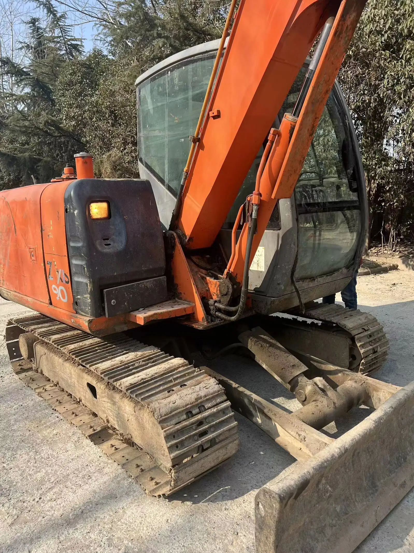 Günstiges gebrauchtes HITACHI ZX60 Bagger mit Dozer-Spitzenheber Minibagger