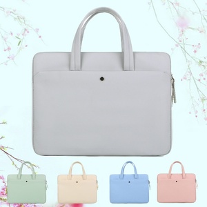 Sac fourre-tout pour ordinateur portable en tissu Oxford imprimé sur mesure de 146 pouces pour femmes, sac de jeu léger de 15,6 pouces avec impression de logo, imperméable et antivol - Product Image 1