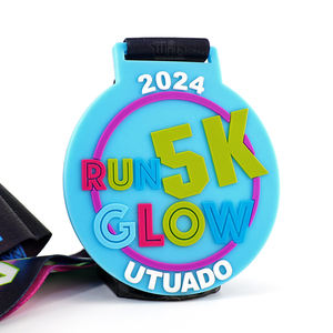 Médaille de sport de karaté <span class=keywords><strong>d</strong></span>'athlétisme en PVC personnalisé 5K/10K Médaille de cyclisme en cours <span class=keywords><strong>d</strong></span>'exécution avec finition en bois et métal Fabricant de technique de coulée - Product Image 2