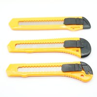 Couteau utilitaire en plastique à manche ABS rétractable en acier à haute teneur en carbone de 18mm pour la découpe de cartons de boîtes OEM/ODM