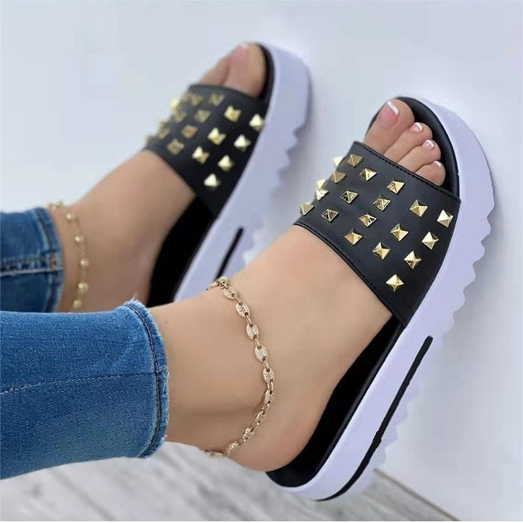 Fashion Thick Soled Slippers with Nails Shoes Fashion Platform Sandals Slippers for Women