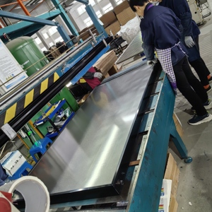 Colector <span class=keywords><strong>solar</strong></span> de <span class=keywords><strong>placa</strong></span> plana presurizado a <span class=keywords><strong>precio</strong></span> de fábrica OEM de China-tanque dividido de tubería de cobre (diseño pasivo galvanizado/de diseño de tubería de cobre) - Product Image 6