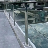Balustrade de balcon sans cadre en verre rainuré, poteau de garde-corps extérieur en acier inoxydable étanche, balustrade tubulaire rainurée