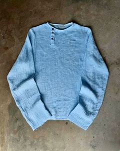 Camisa Henley de Manga Larga para Hombre, Color Azul Claro, Cuello Redondo, 100% Algodón, Tejido de Algodón, Corte Regular, Estilo Casual, Transpirable, Color Sólido - Product Image 3