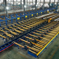 Table de refroidissement pour extrusion d'aluminium 2200T 80KW 380V, Ligne de convoyage PLC avec table de déroulage et tireur de profilés