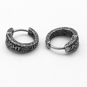 Yunnique Boucles d'oreilles créoles en acier titane, design lettres, style minimaliste, audacieux et rétro, forme ronde, pour couples - Product Image 2