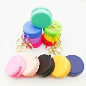 Accessoires d'extérieur pour animaux de compagnie Mini pochette en silicone à fermeture éclair pour friandises pour chiens Porte-monnaie avec <span class=keywords><strong>mousqueton</strong></span> - Product Image 2
