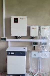หม้อแปลงไฮบริด 10kw 12kw ออลอินวัน คลื่นไซน์บริสุทธิ์ พร้อมระบบในตัว - Product Image 4