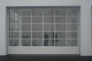 <span class=keywords><strong>Prix</strong></span> d'usine Sectionnel isolé sans cadre en <span class=keywords><strong>aluminium</strong></span> Verre miroir <span class=keywords><strong>Garage</strong></span> Maison résidentielle <span class=keywords><strong>Garage</strong></span> intérieur <span class=keywords><strong>Porte</strong></span> vitrée basculante - Product Image 4