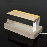 Fermalibro in Cristallo 3D Personalizzato con Luce Notturna e Base LED in Legno per Arredamento Casa