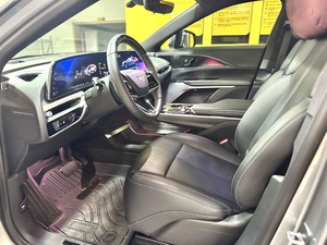 รถยนต์มือสอง ปี <span class=keywords><strong>2022</strong></span> แคดิลแลค LYRIQ SUV EV ระยะทาง 31000 กม. ไมล์น้อย สีเดิม ไม่เคยเกิดอุบัติเหตุ พวงมาลัยซ้าย รถยนต์ไฟฟ้าสุดหรู พร้อมส่ง - Product Image 2