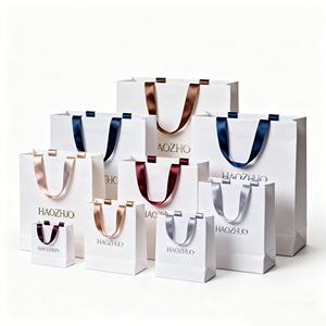 Borse per la Spesa di Lusso Personalizzate in Carta Riciclata <span class=keywords><strong>con</strong></span> <span class=keywords><strong>Nome</strong></span> Aziendale per Confezioni di Abbigliamento - Product Image 1