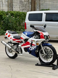 ฮอนด้า <span class=keywords><strong>CBR400RR</strong></span> NC29 400 ซีซี ระบบระบายความร้อนด้วยน้ำ สี่สูบ รถมอเตอร์ไซค์สปอร์ตวินเทจ - Product Image 1