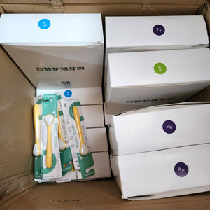 ที่ขูดลิ้นซิลิโคนแบบพกพาสำหรับกำจัดกลิ่นปาก - Product Image 3