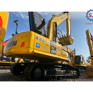 Excavatrice Komatsu PC200 d'occasion d'origine japonaise - 20 tonnes - Moteur d'origine et faible nombre d'heures de fonctionnement - Bon état - Prix bas - Product Image 2