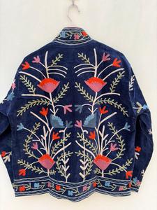 Chaqueta de Terciopelo Acolchada con Bordado Floral Vintage para Mujer, Cuello Mao, Manga Larga, Secado Rápido, Marca KASHISH CREATION - Product Image 3