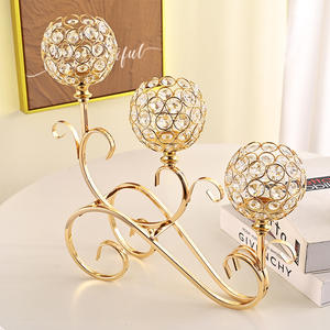 <span class=keywords><strong>Bougeoir</strong></span> en <span class=keywords><strong>cristal</strong></span> de voiture classique dorée haut de gamme de Style européen <span class=keywords><strong>Bougeoir</strong></span> en métal décoratif créatif pour hôtel de mariage à la maison - Product Image 1