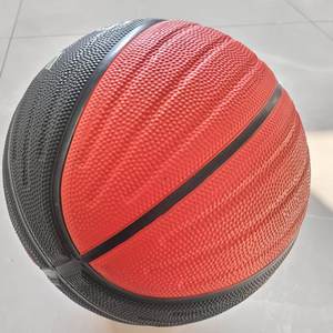 Langlebiger Gummi basketball der Größe 7 mit hoher Elastizität für Schult eams und individuellem Logo-Druck - Product Image 5