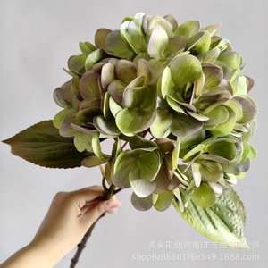 Hydrangea artificielle Meiduo Flower Industry, jaune-vert, pour décoration d'hôtel, arrangements floraux de mariage, aspect réaliste 3D. - Product Image 4