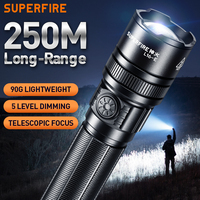 Linterna Táctica LED L16-E 900LM, Recargable Tipo-C, con Zoom, Impermeable, Luz de Emergencia, de Aleación de Aluminio, Alta/Baja Intensidad