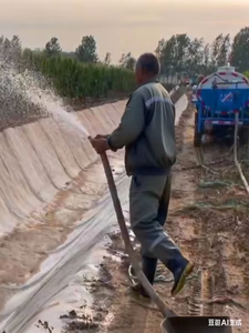 Tapis en béton renforcé <span class=keywords><strong>de</strong></span> fibres synthétiques <span class=keywords><strong>pour</strong></span> la réfection des bassins agricoles - Product Image 3