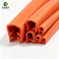 Bande de protection flexible en caoutchouc PVC à joint de pression en U avec âme en acier pour le recouvrement des bords de tôles métalliques