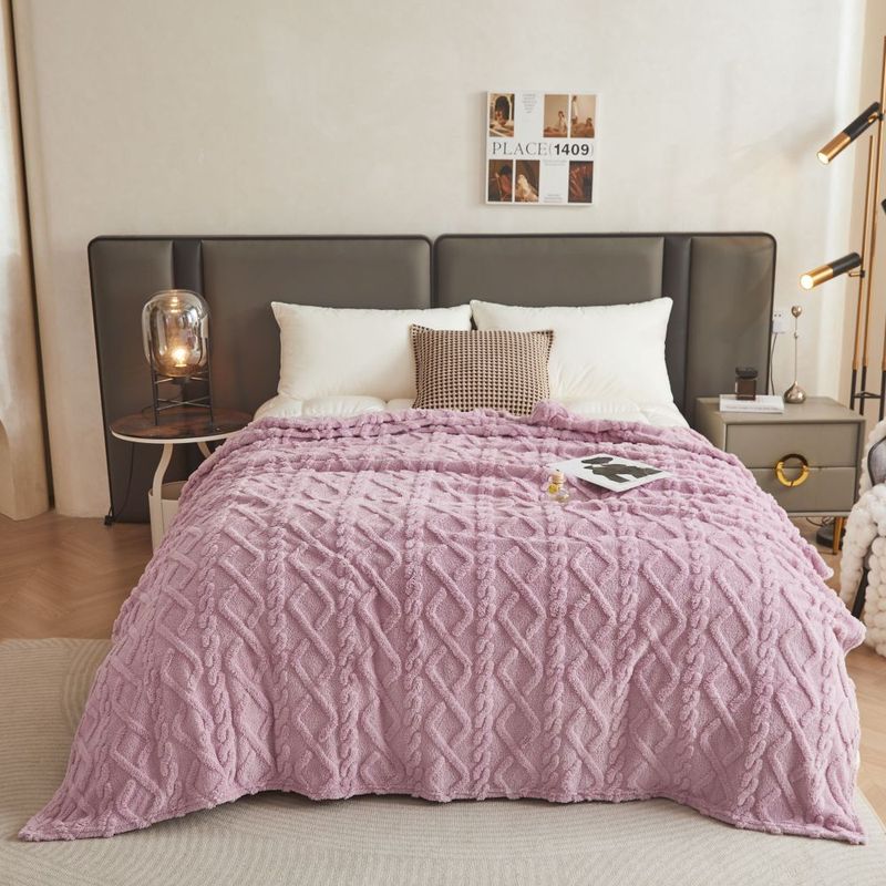Wholesale in Stock Flannel Blankets for